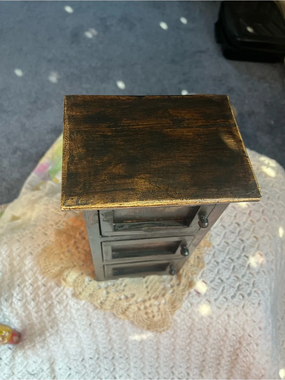 N/A small dark